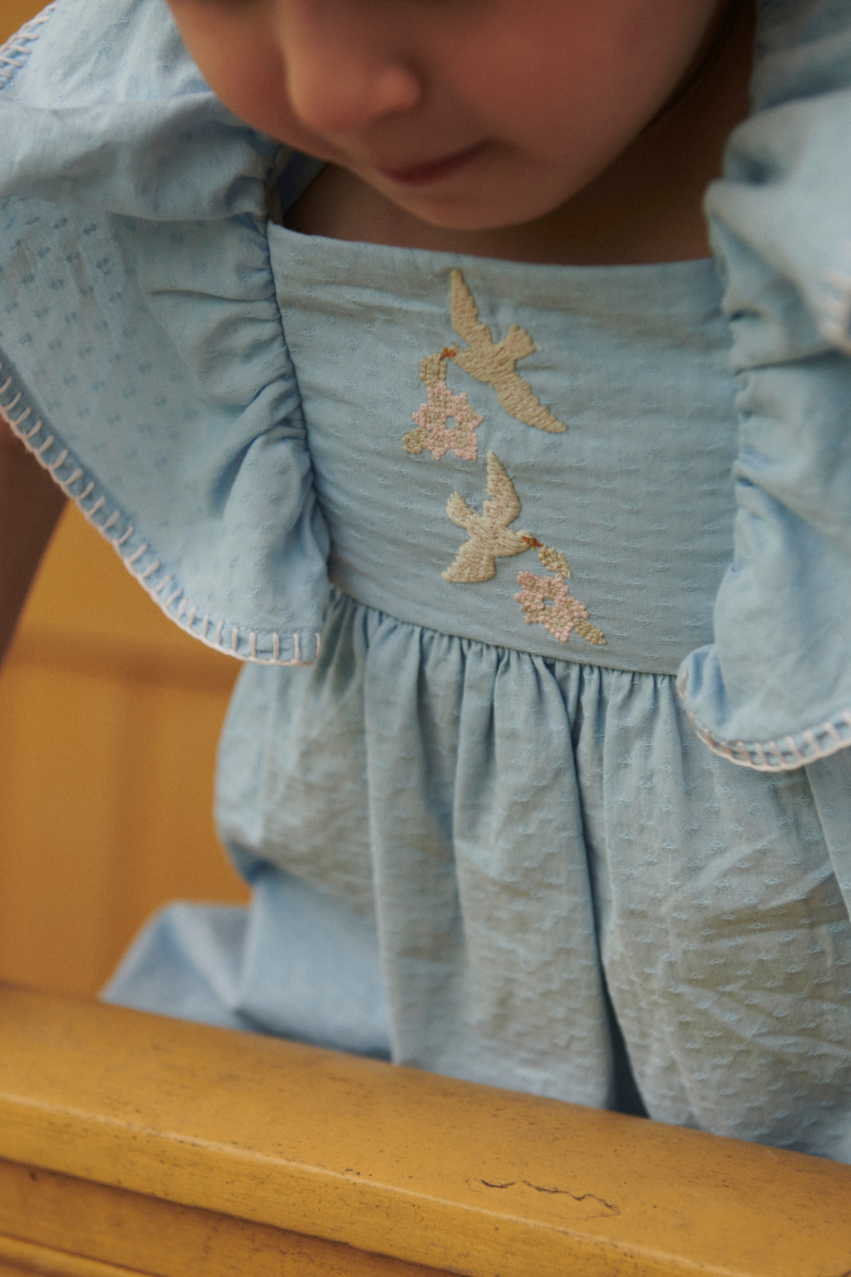 Kleid mit Rüschen | Light Blue