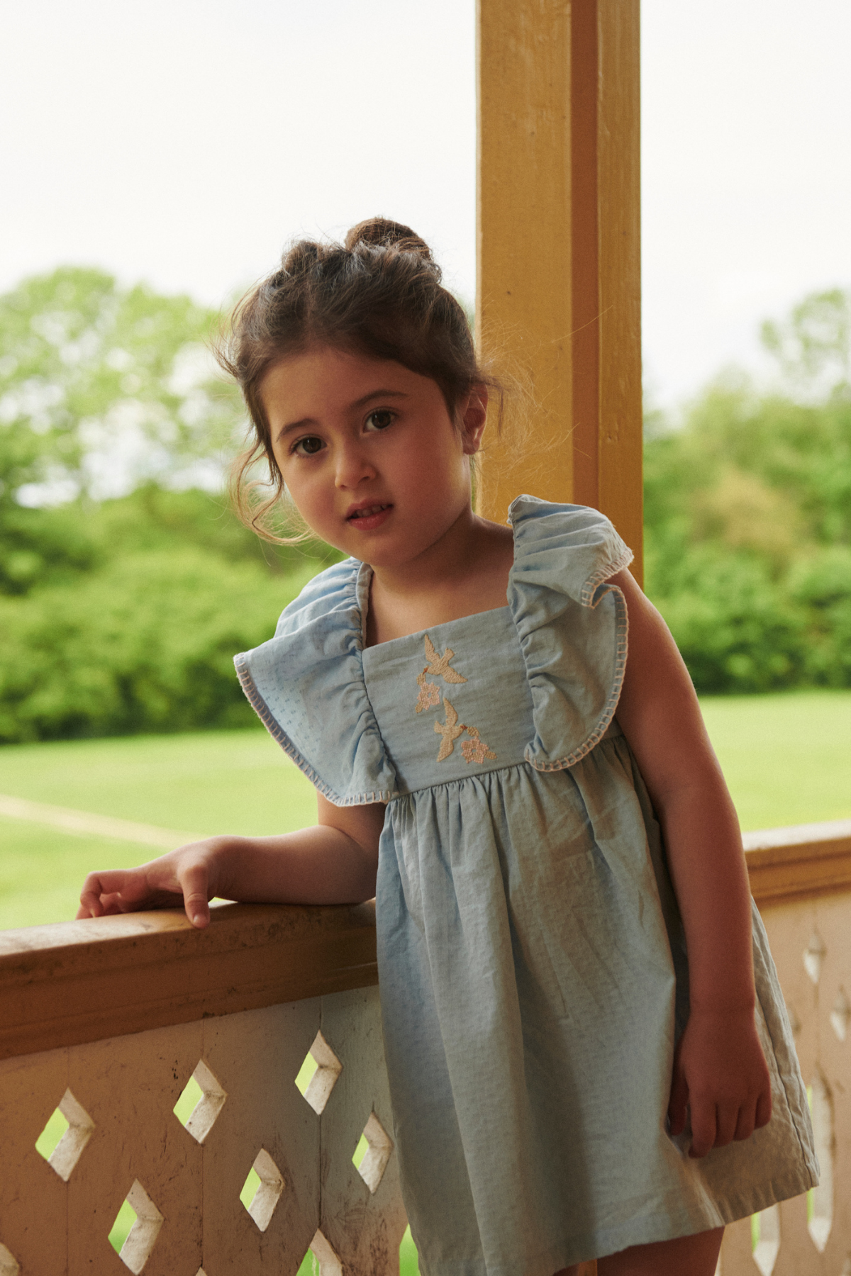 Kleid mit Rüschen | Light Blue