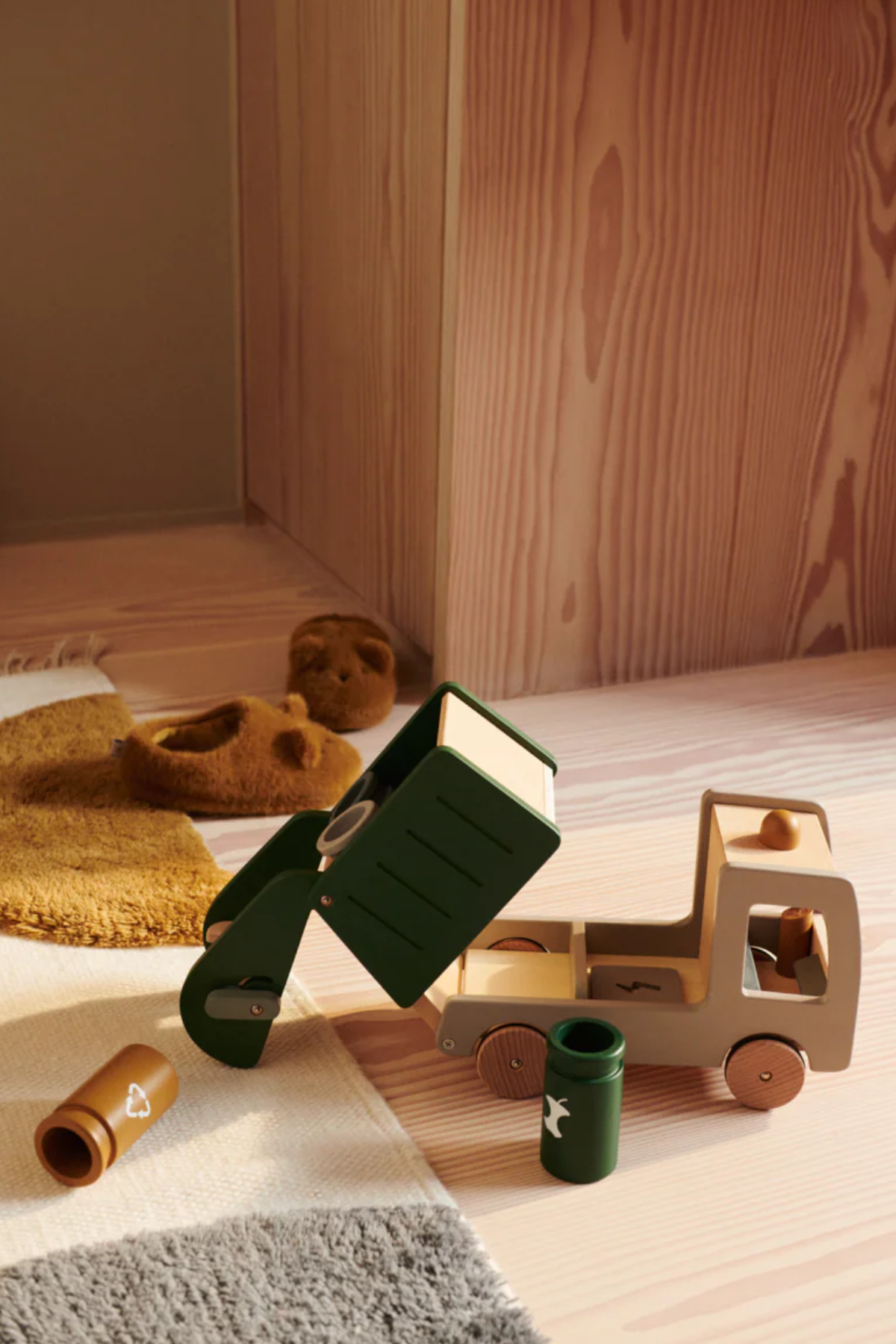 Spielzeugauto "Irina Recycling Truck" aus Holz