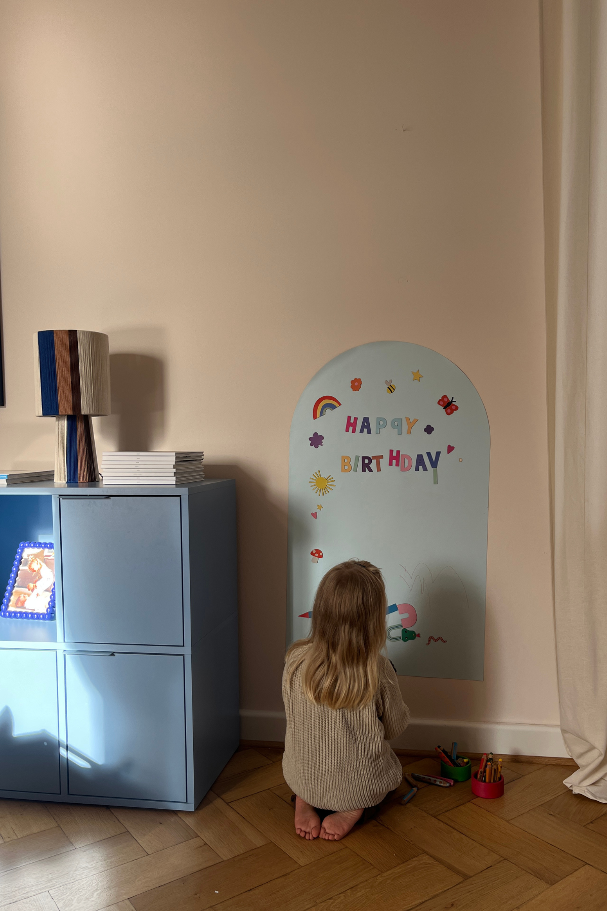 Playwall "Magna" | Magnetwand Kinderzimmer – selbstklebend & ästhetisch