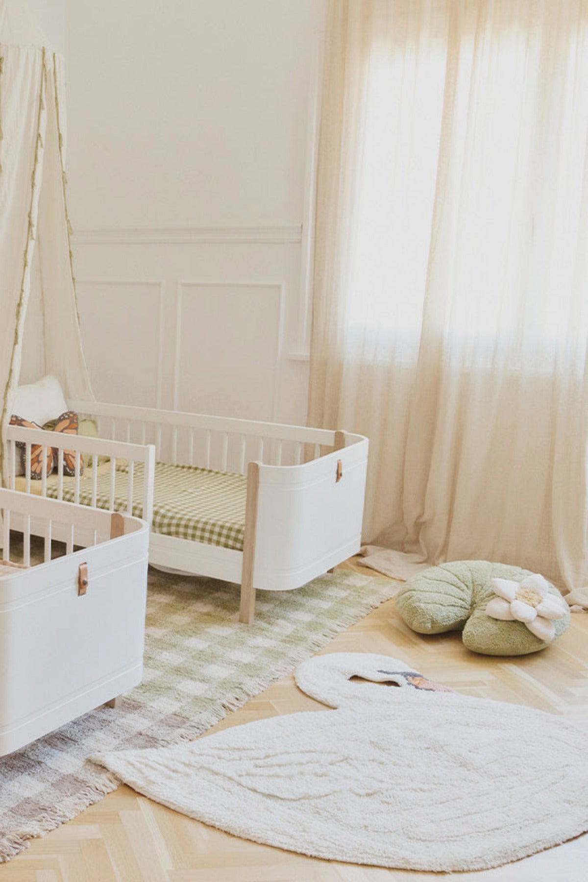 Waschbarer Teppich Swan im Kinderzimmer