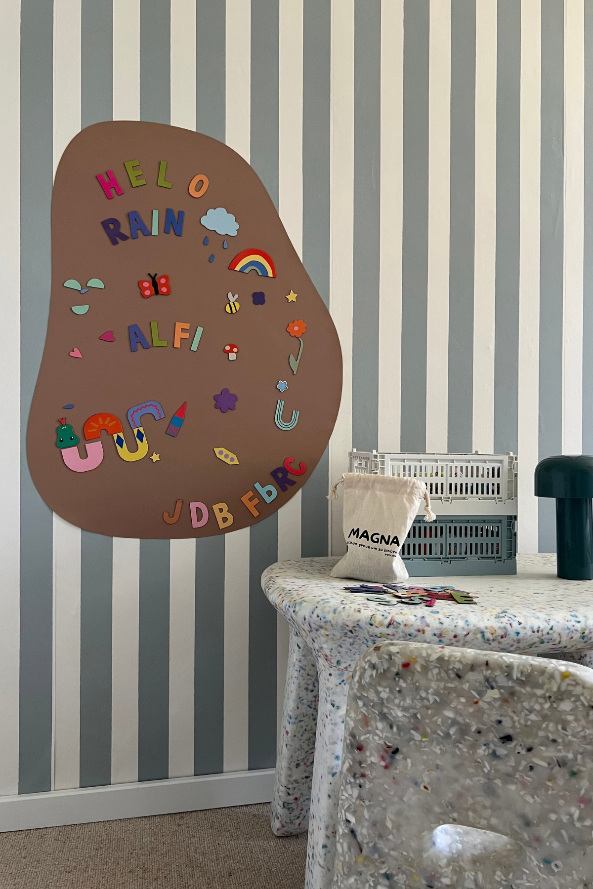 Playwall "Magna Organic " | Selbstklebende Magnetwand fürs Kinderzimmer