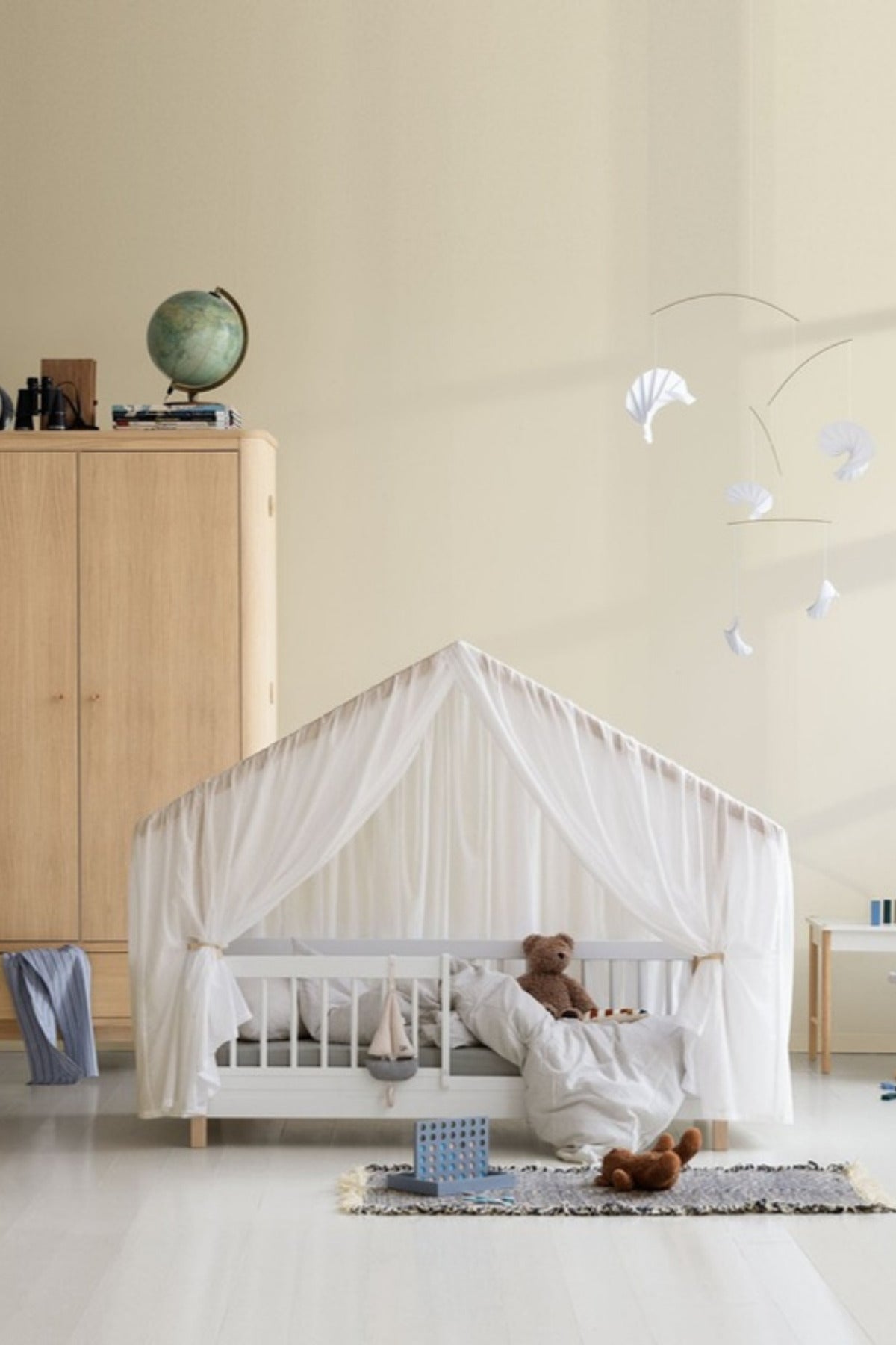 Oliver Furniture Mini+ Hausbett mit Zelt, transparent weiß
