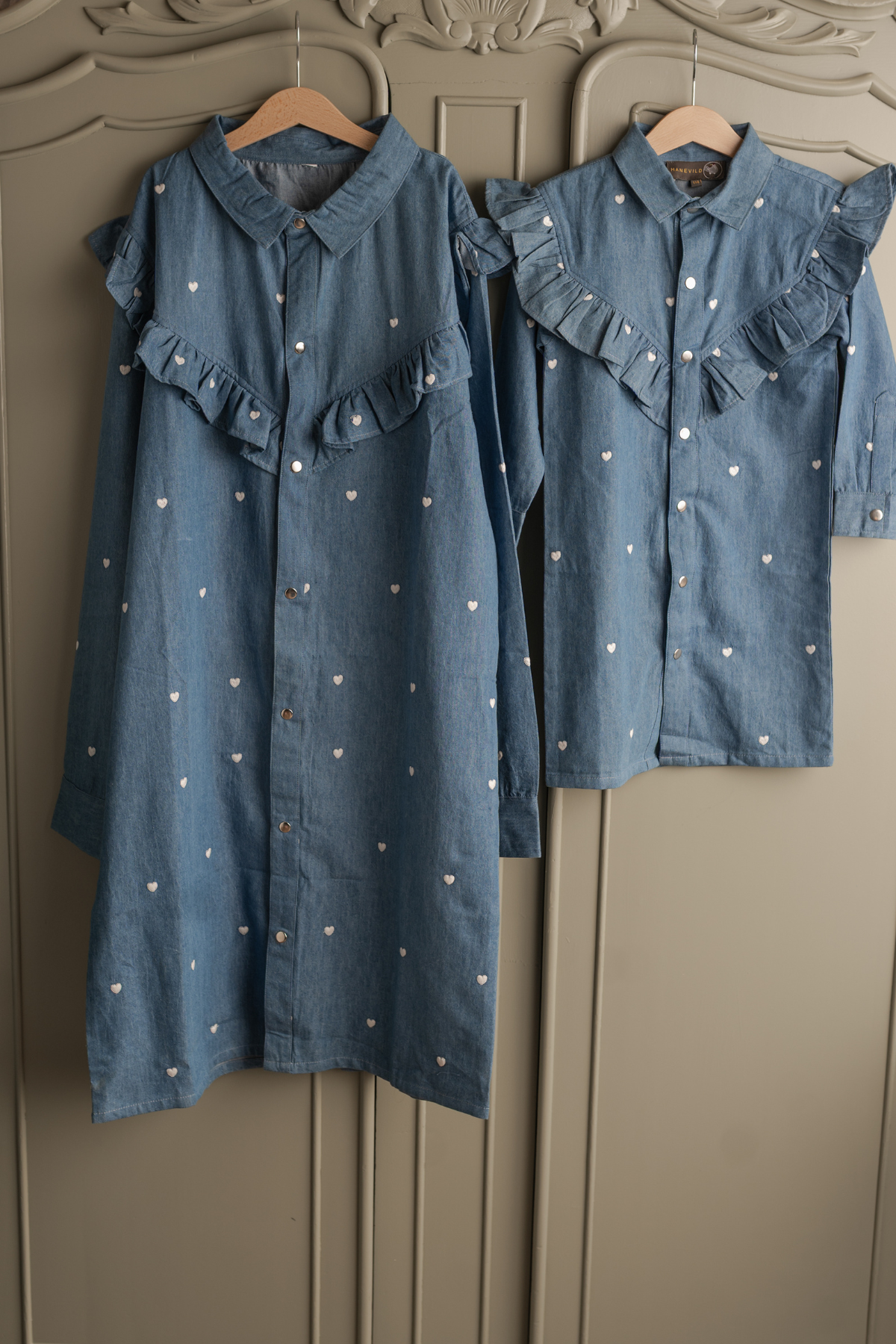 Jeanskleid mit Rüschen für Kids