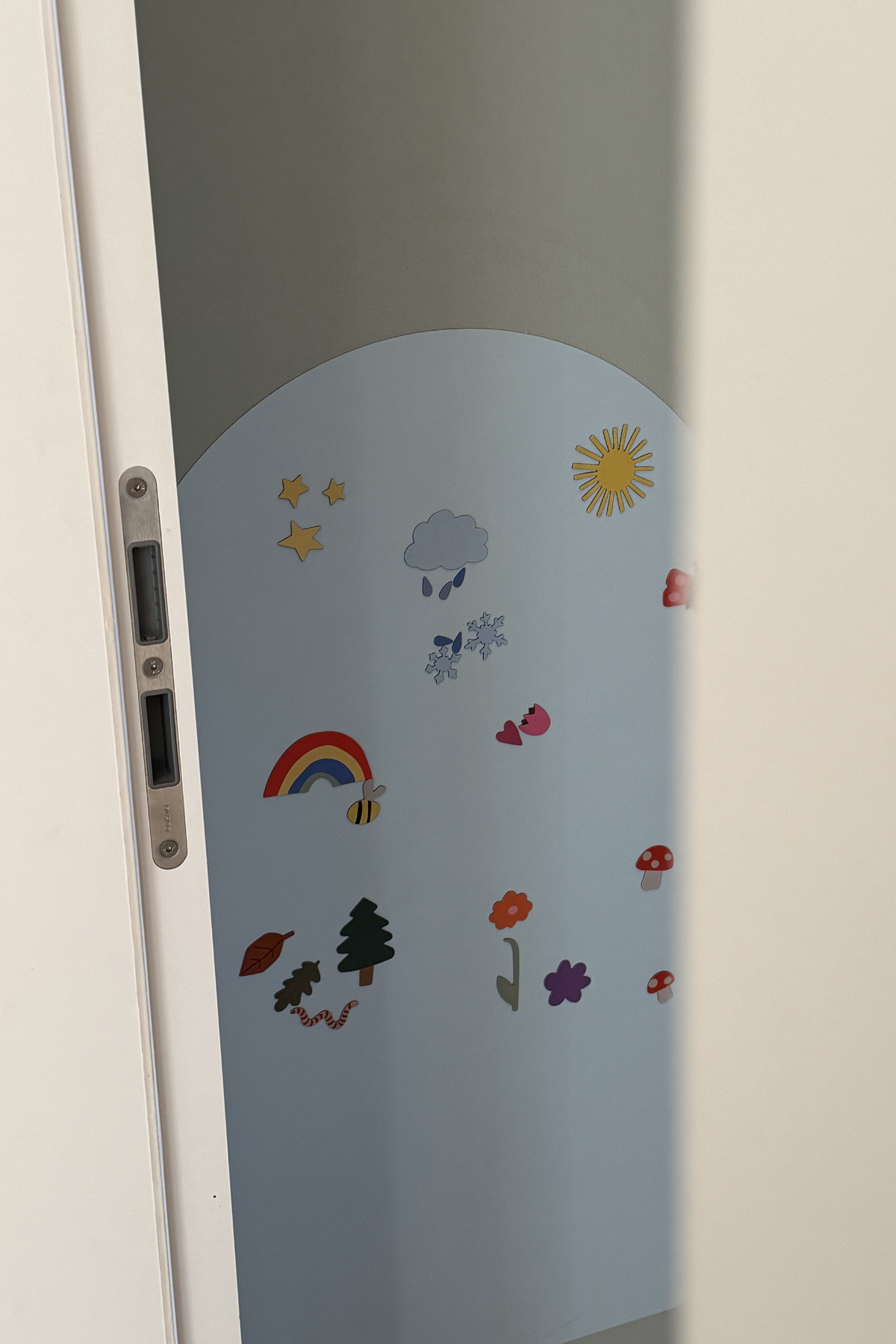 Playwall "Magna" | Magnetwand Kinderzimmer – selbstklebend & ästhetisch