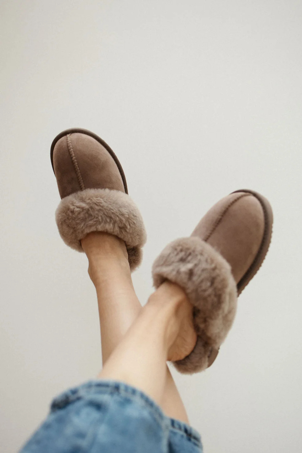 Mom Lammfell Pantoffel "Nuna" | Taupe