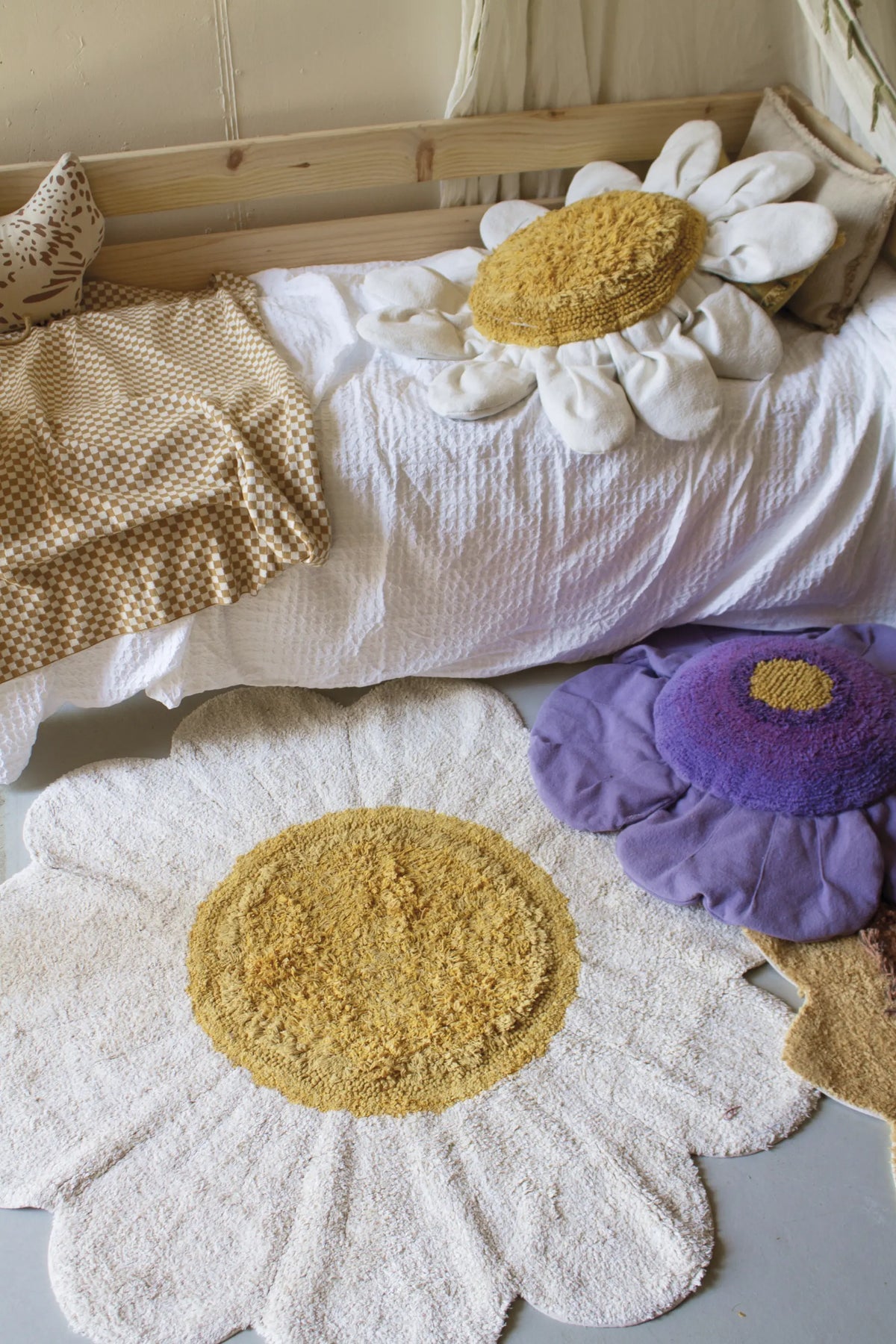 Waschbarer Teppich White Daisy im Kinderzimmer